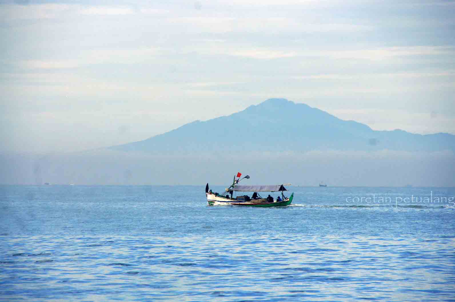 Asyiknya Pantai Kura Kura Kartini Di Laut Jepara